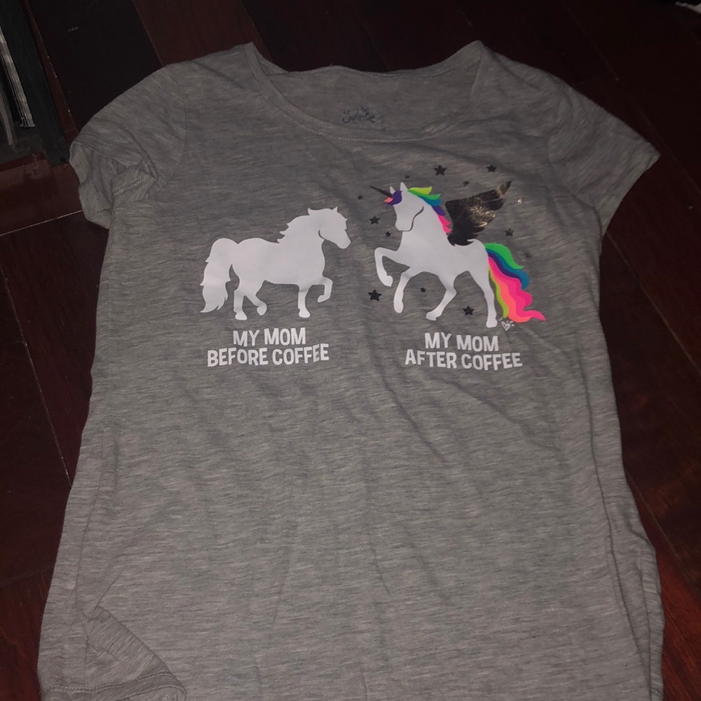 Grey t-shirt with unicorns